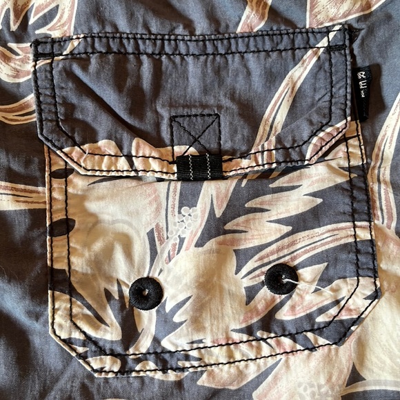 TOMMY BAHAMA Size Large Swim Trunks Hawaiian Hibiscus Flower PalmLeaf  Suble Hue - Picture 14 of 16